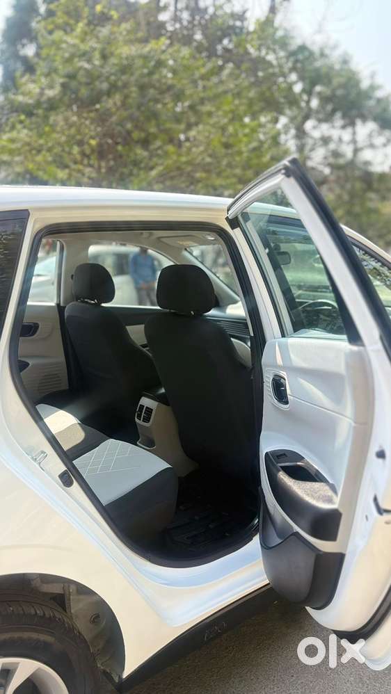 Hyundai New I20 2024 Petrol 22000 Km Driven