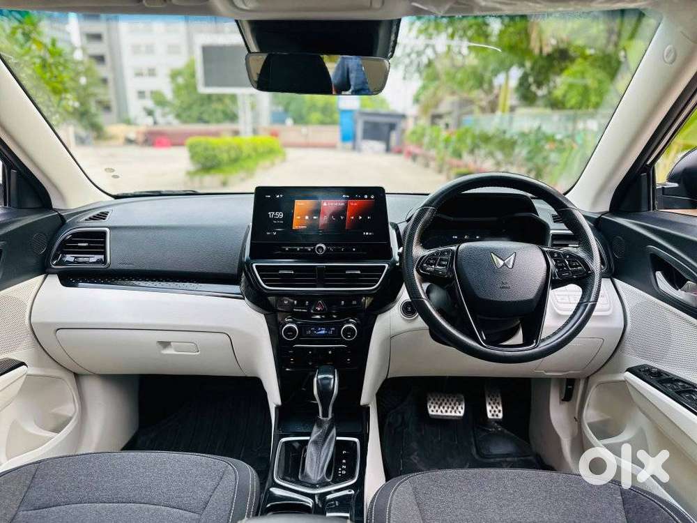 Mahindra Xuv 3xo Ax5l 1.2 Petrol At, 2026, Petrol