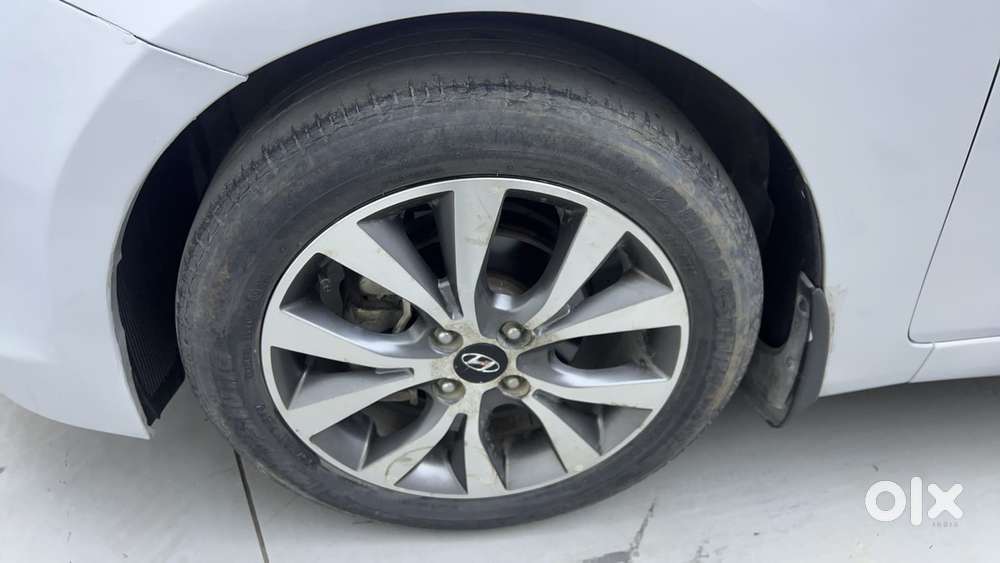 Hyundai Verna Fluidic 1.6 Vtvt Sx, 2016, Petrol