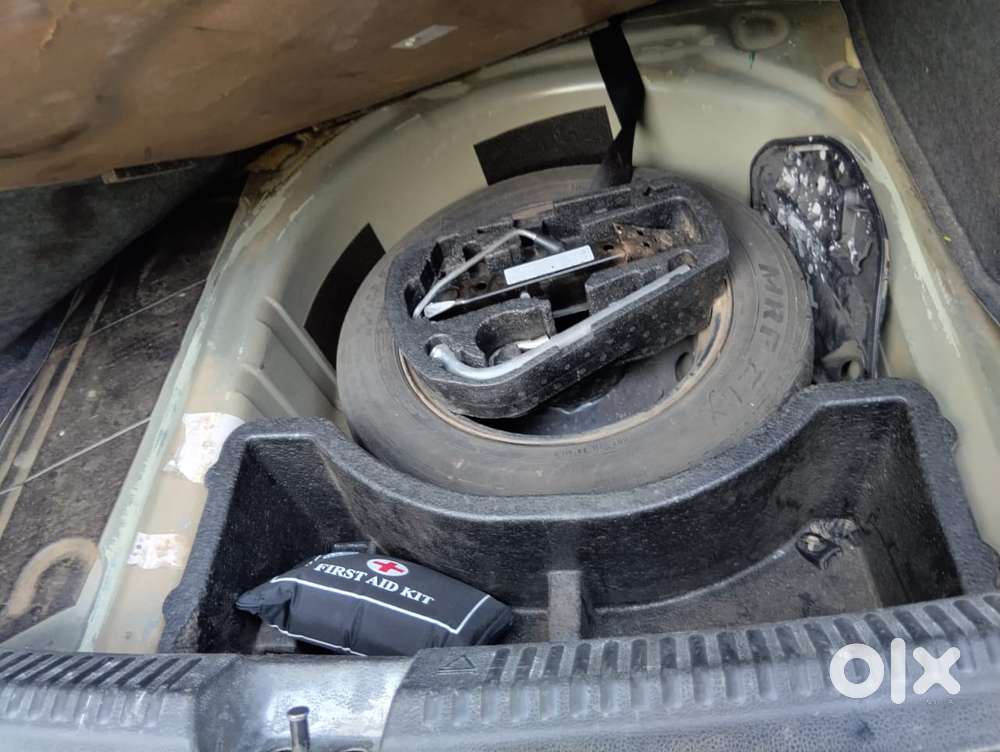 Volkswagen Vento 2010-2013 Petrol Highline, 2011, Petrol