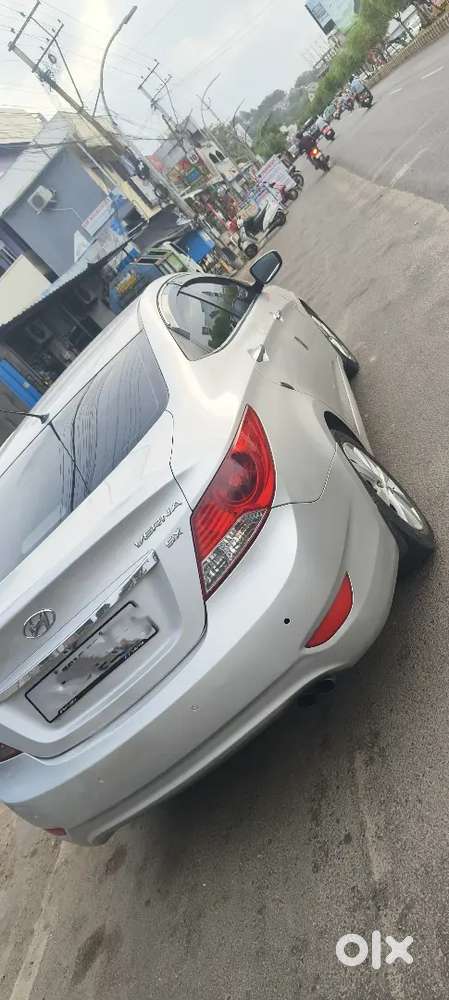 Hyundai Verna 1.6 Sx 2012 Button Start Top End 6air Bag