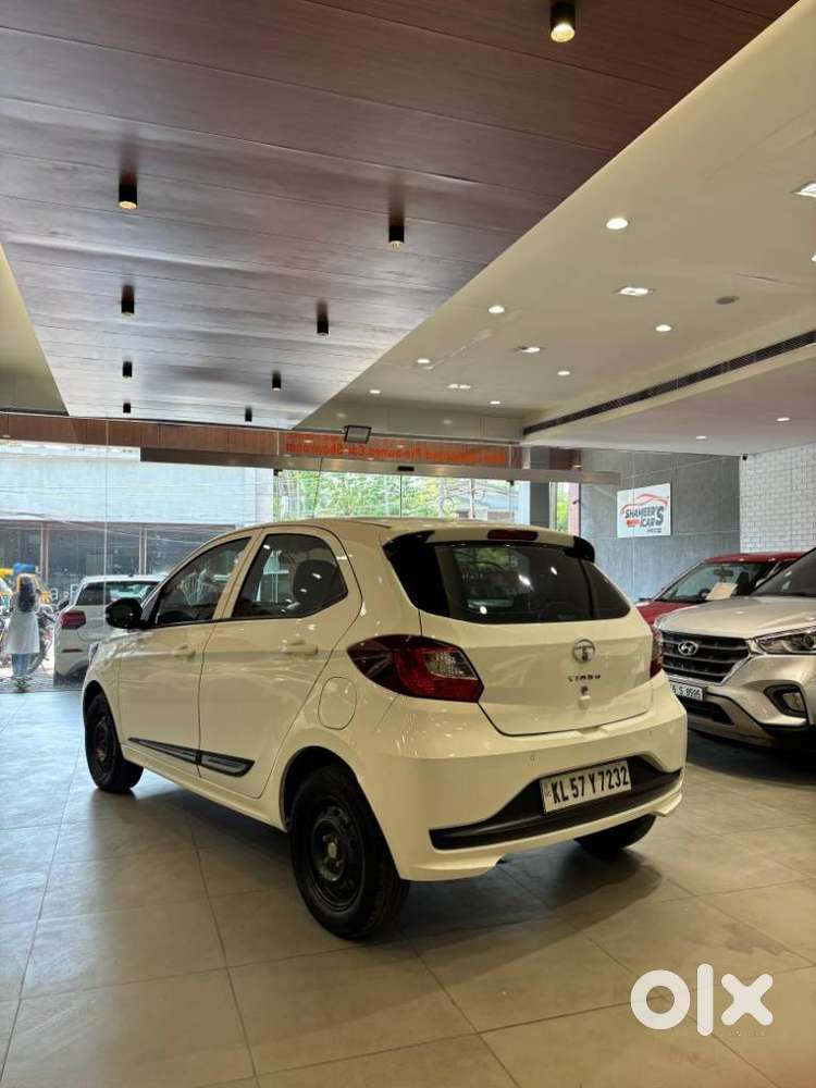 Tata Tiago 1.2 Revotron Xt Rhythm, 2022, Petrol