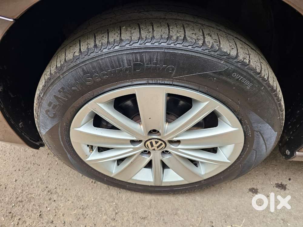 Volkswagen Vento 1.2 Tsi Highline Plus At, 2015, Petrol