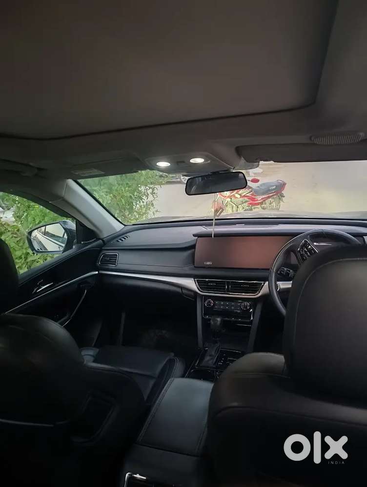 Mahindra Xuv700 Ax7l Petrol 2025