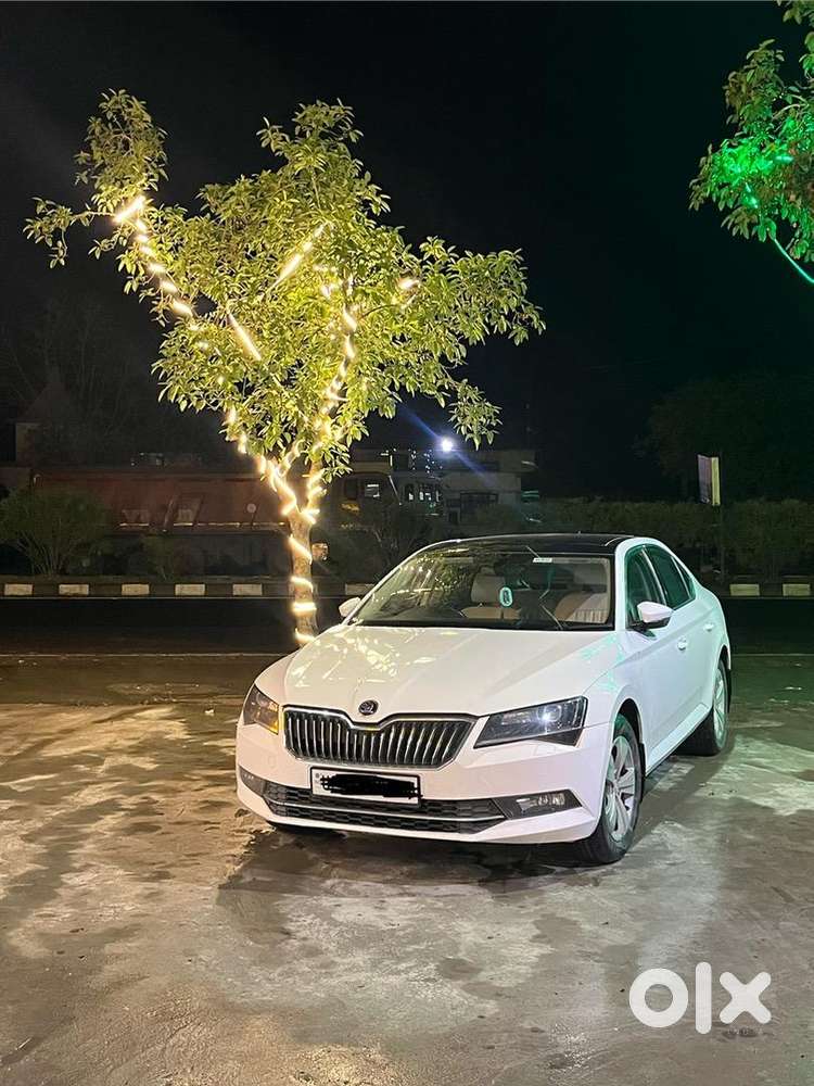 Skoda Superb 2017 Petrol 82000 Km Driven