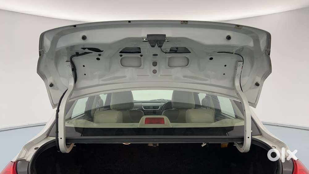 Maruti Suzuki Swift Dzire 1.3 Vxi, 2013, Petrol