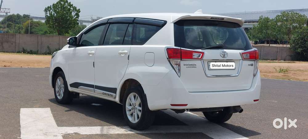 Toyota Innova Crysta 2.8 Gx At 8 Seater, 2017, Diesel