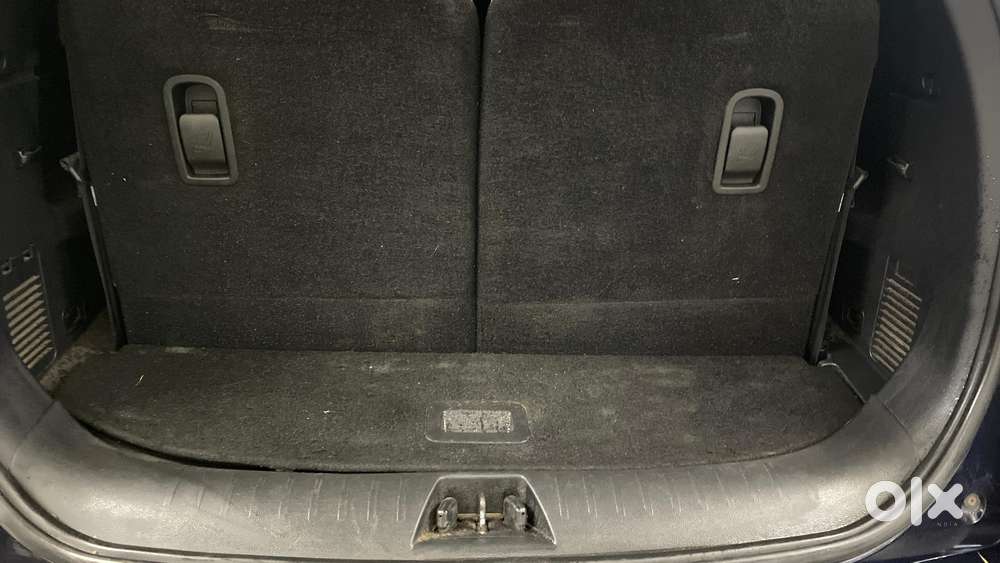 Mahindra Xuv700 2.0 Ax 7 Petrol Mt Str, 2021, Petrol