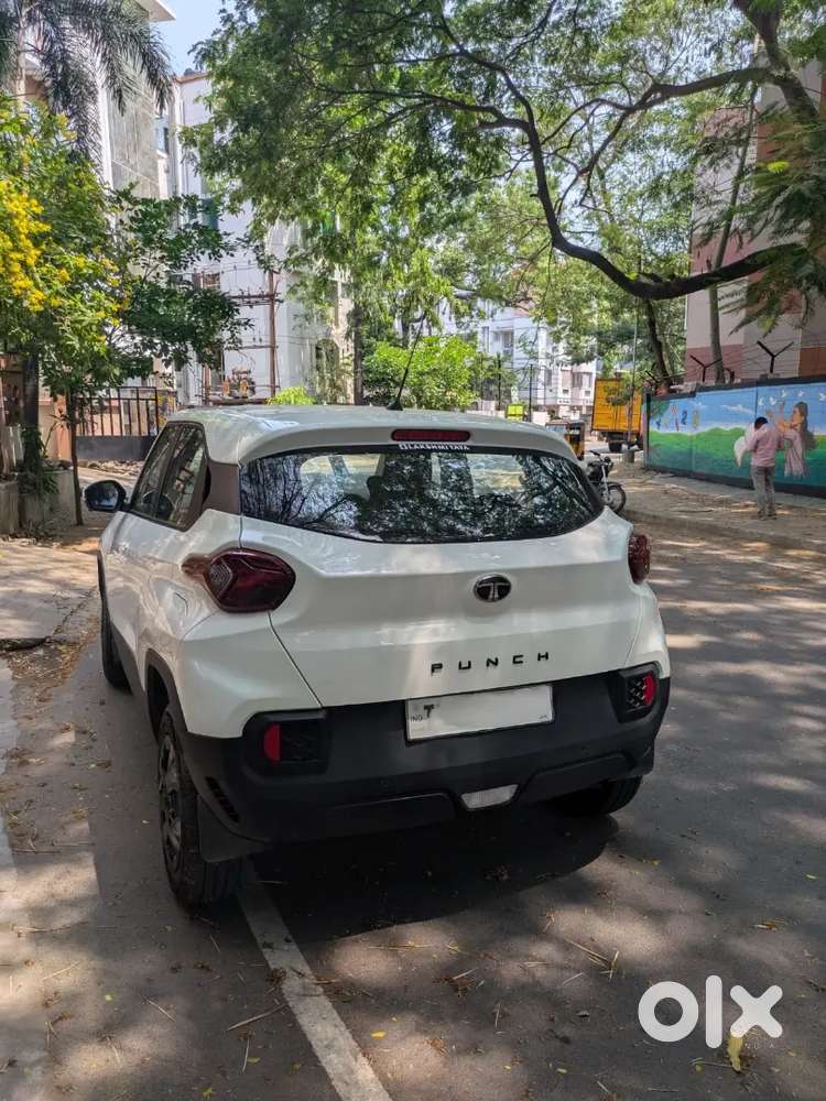 Tata Punch 2025 Petrol Well Maintained With Less Kilometers Driven