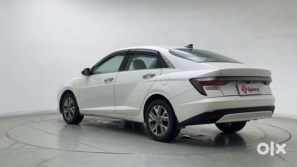 Hyundai Verna 1.5 Sx (o) Petrol Mt, 2023, Petrol