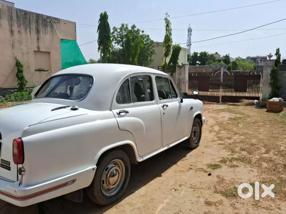 Ambassador Ambassador 2013 Diesel 143 Km Driven