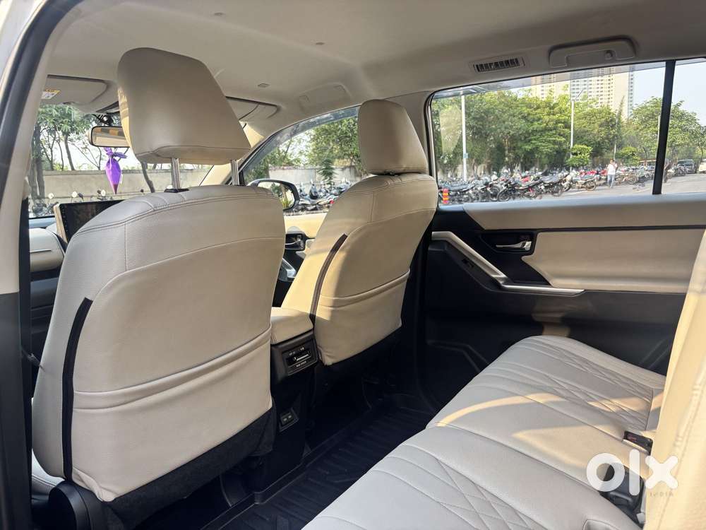 Toyota Innova Hycross 2.0 Gx 8 Str, 2023, Petrol