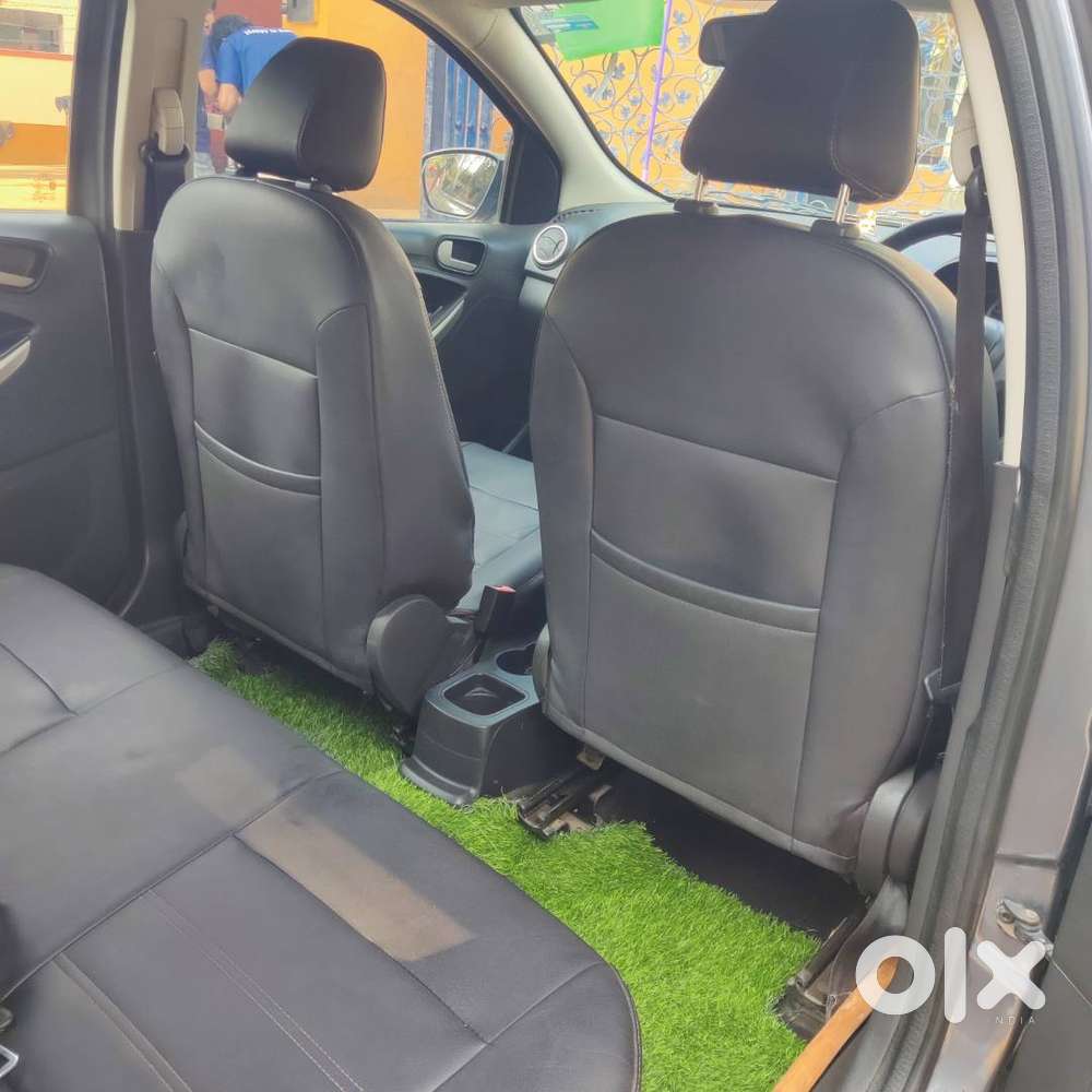 Ford Figo Titanium 1.2 Petrol Mt   2017
