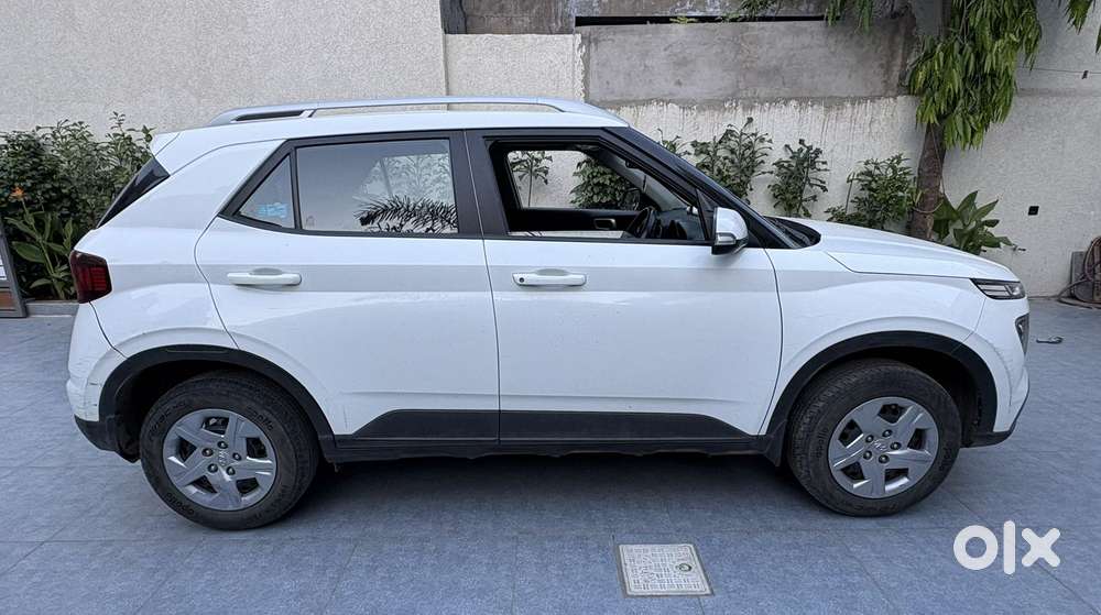 Hyundai Venue 1.2 S Plus, 2022, Petrol