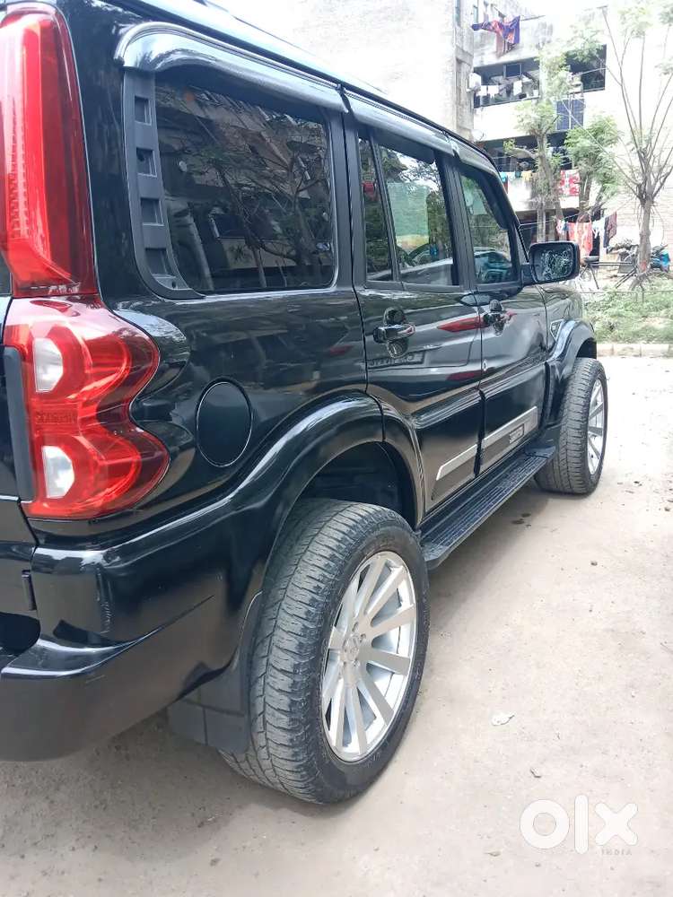 Mahindra Scropio Classic S11 Top Model...