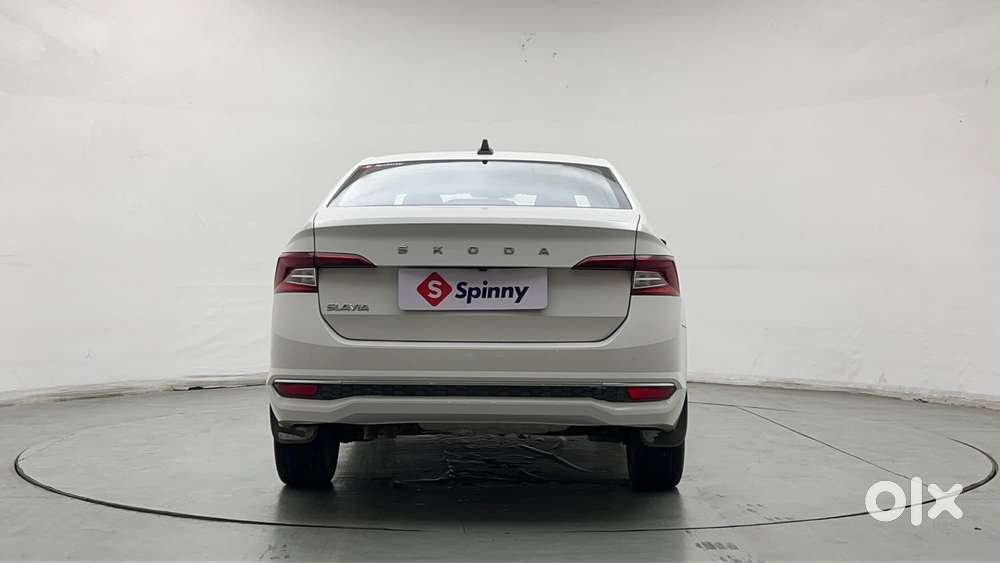 Skoda Slavia Style 1.0l Tsi Mt, 2022, Petrol