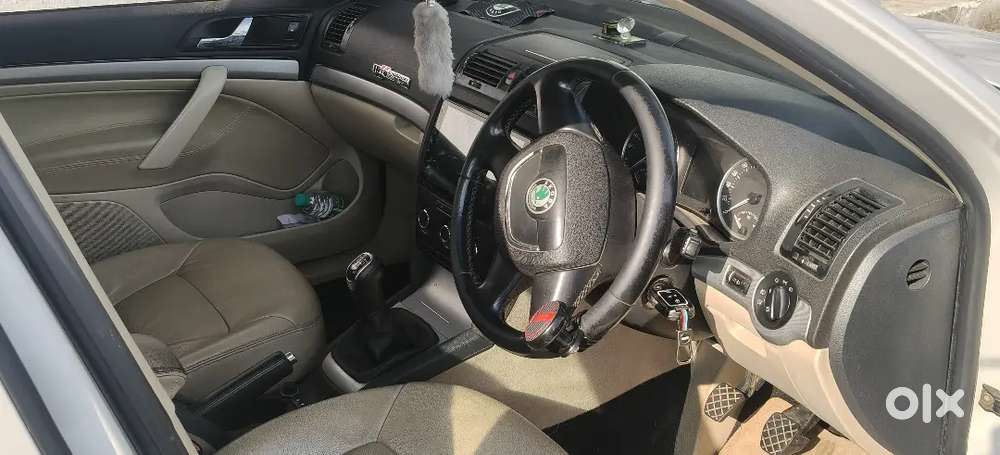 Skoda Laura 2.0 Ambiente 2012