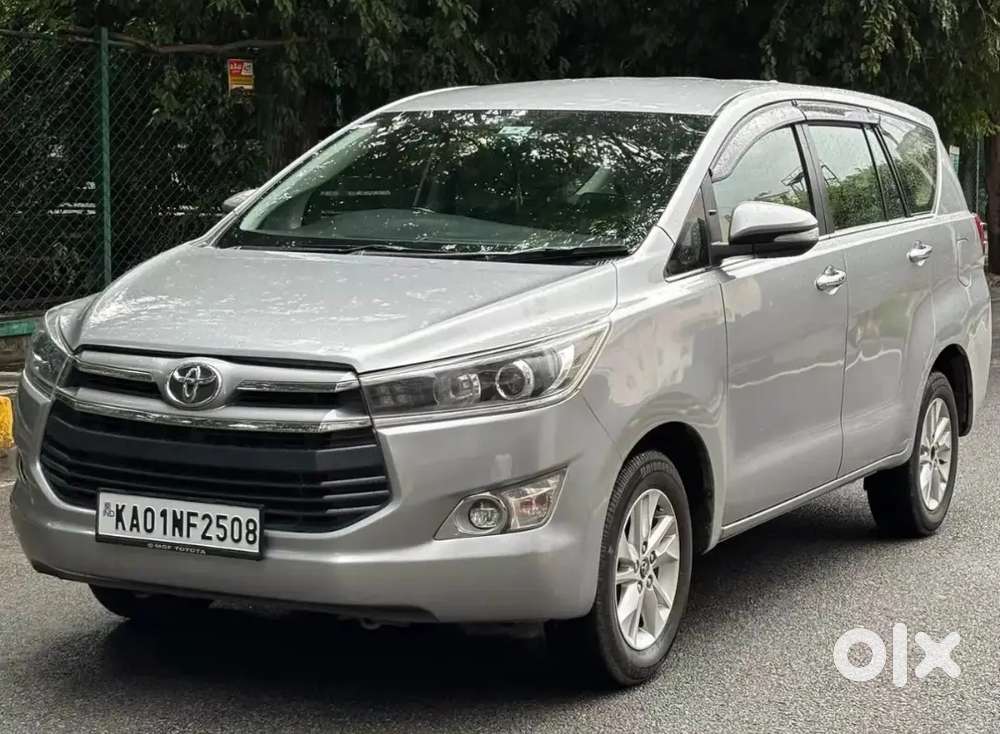 Tayota Innova Crysta 2.4 V