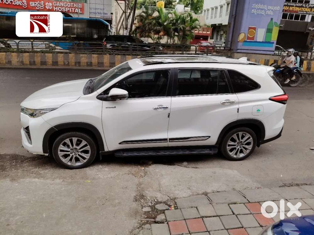 Toyota Innova Hycross 2.0 Zx Hybrid 7 Str, 2023, Petrol