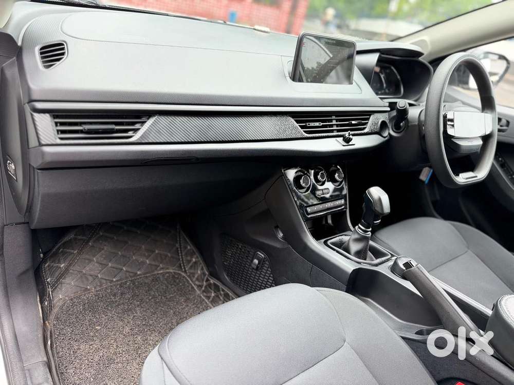 Tata Nexon Smart Plus1.2 Revotron Petrol 5 Mt, 2025, Petrol