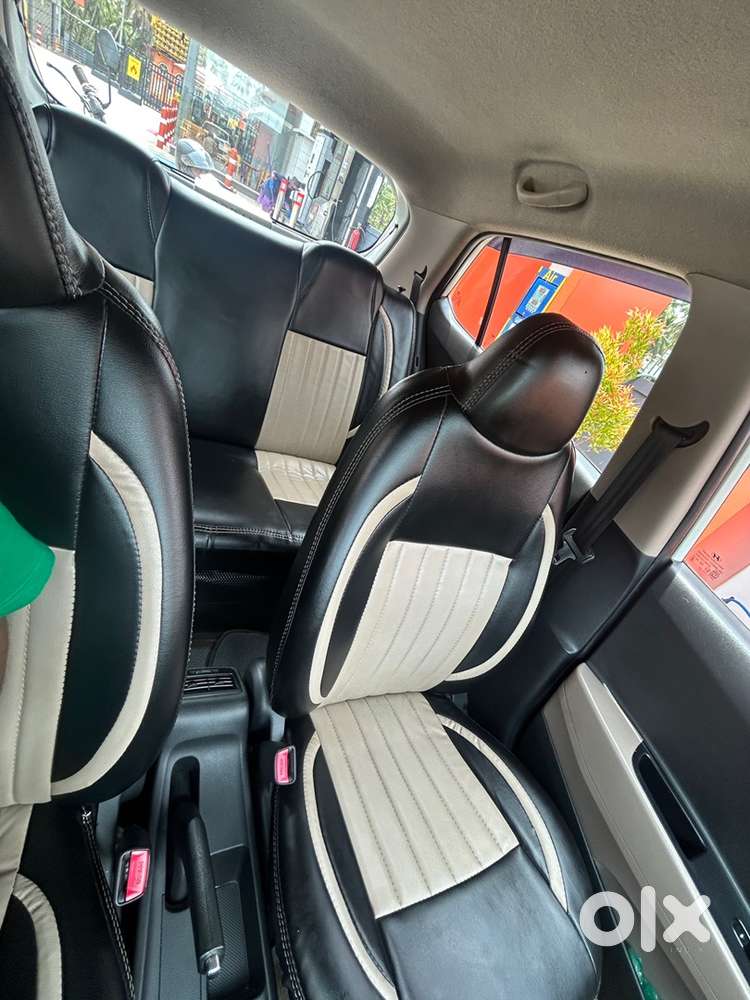 Hyundai Grand I10 Sportz 2017 Petrol Well Maintained