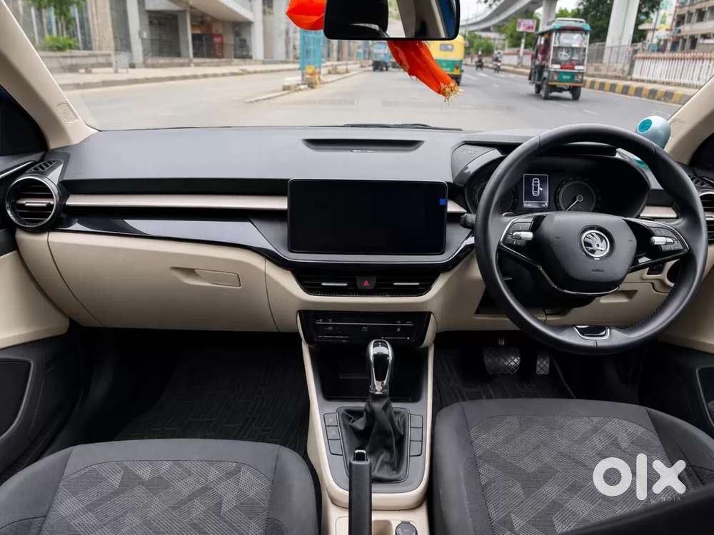 Skoda Slavia Ambition 1.0l Tsi At, 2024, Petrol