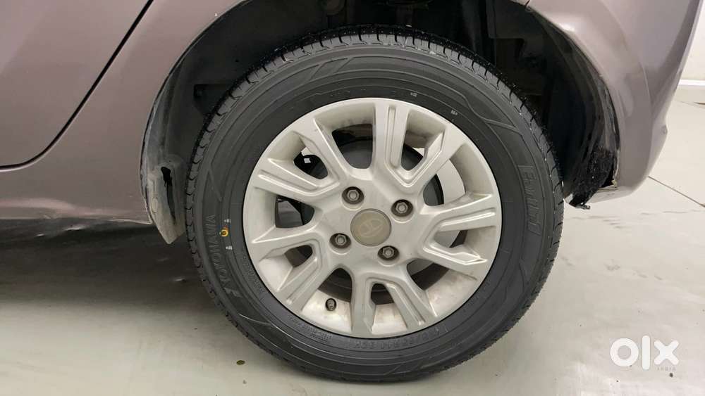 Tata Tiago Xza, 2018, Petrol