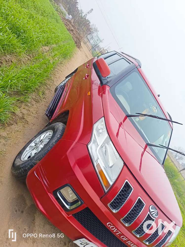 Mahindra Tuv 300  T8 Automatic Top Model 2017 Model