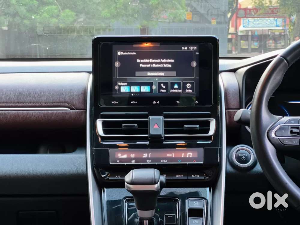Toyota Innova Hycross 2.0 Vx Hybrid 8 Str, 2025, Petrol