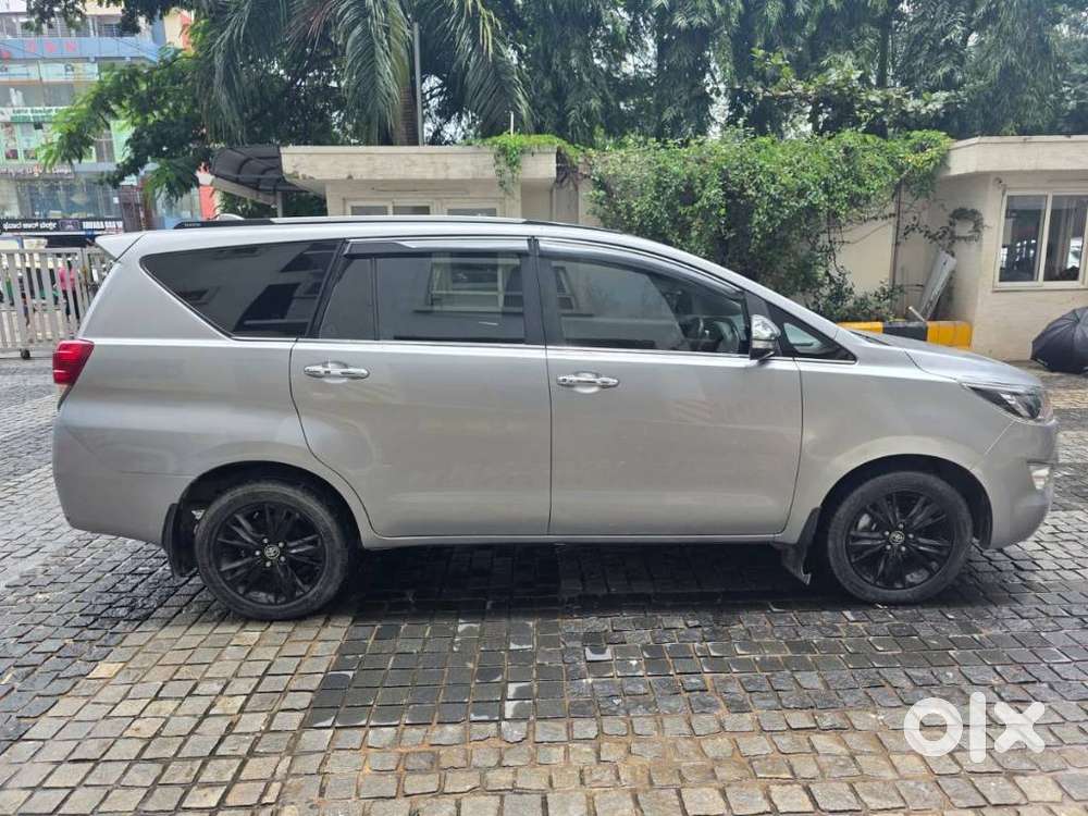 Toyota Innova Crysta 2.8z Automatic, 2016, Diesel