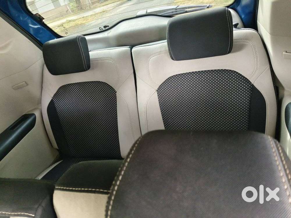 Renault Triber Rxz, 2022, Petrol