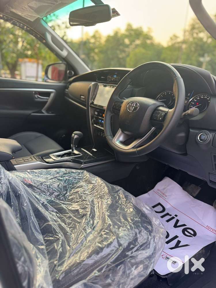 Toyota Fortuner 4x2 At 2.7 Petrol, 2026, Petrol