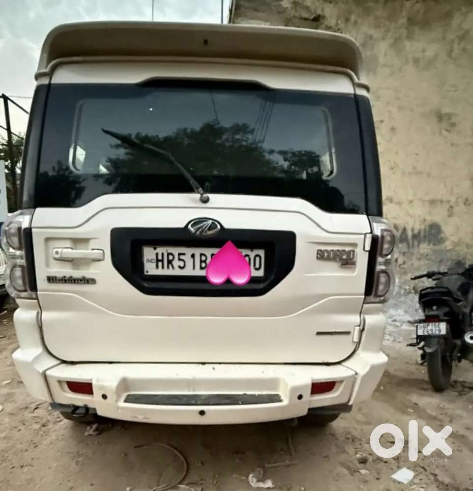 Mahindra Scorpio S6 Plus Hybrid 2017