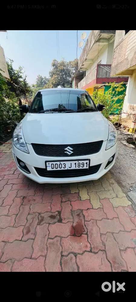 Maruti Suzuki Swift 2017 Petrol 75000 Km Driven