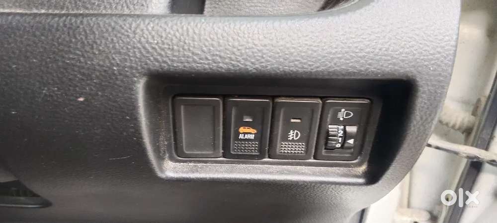 Maruti Suzuki Swift 2016 Petrol 74000 Km Driven