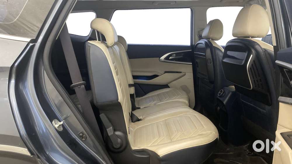 Kia Carens 1.4 Luxury Plus Dct 7 Str, 2022, Petrol