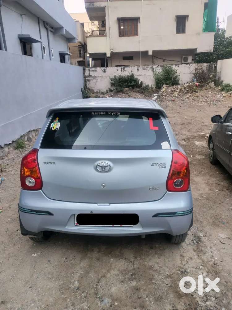 Toyota Etios Liva 2012