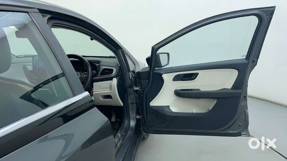 Tata Altroz 1.5 Xe Plus Diesel, 2022, Diesel