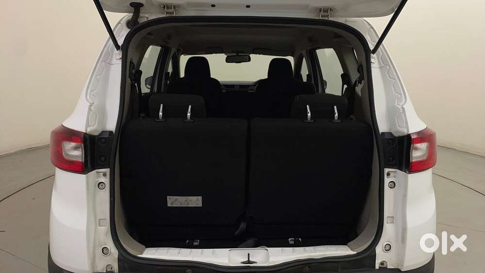 Renault Triber Rxt, 2022, Petrol