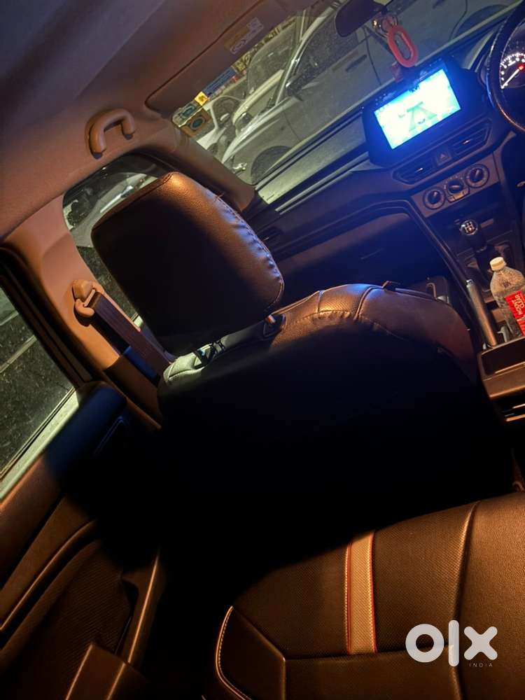 Maruti Brezza 1.5 Lxi 2024