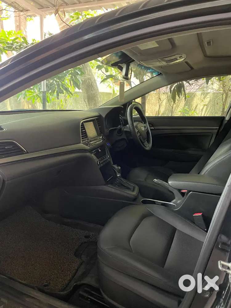 2018 Hyundai Elantra - Mint Condition