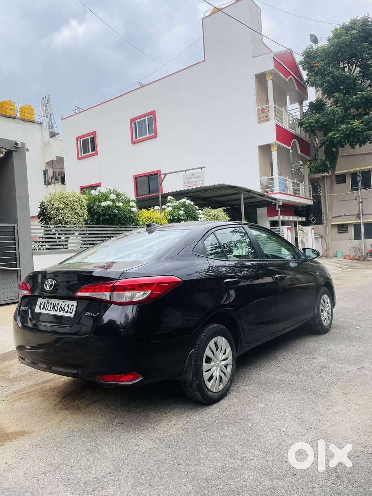Toyota Yaris J Cvt, 2018, Petrol
