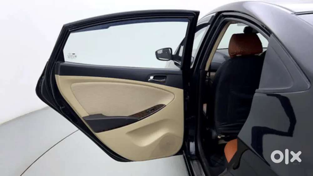 Hyundai Fluidic Verna 2015 Petrol 70000 Km Driven