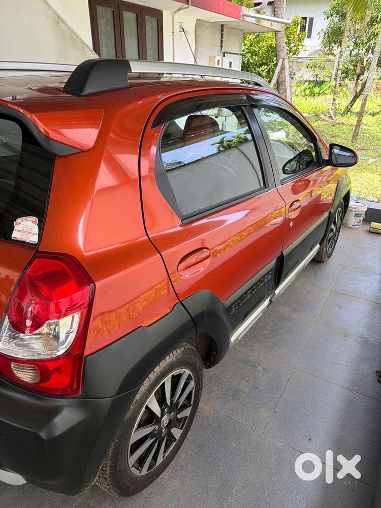 Toyota Etios Cross 2016