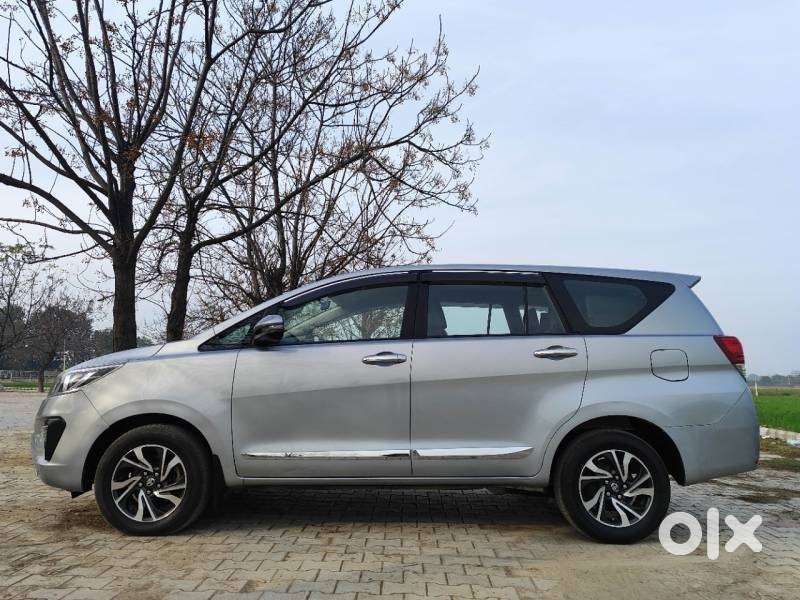 Toyota Innova Crysta 2.4 G Mt 7 Str, 2022, Diesel