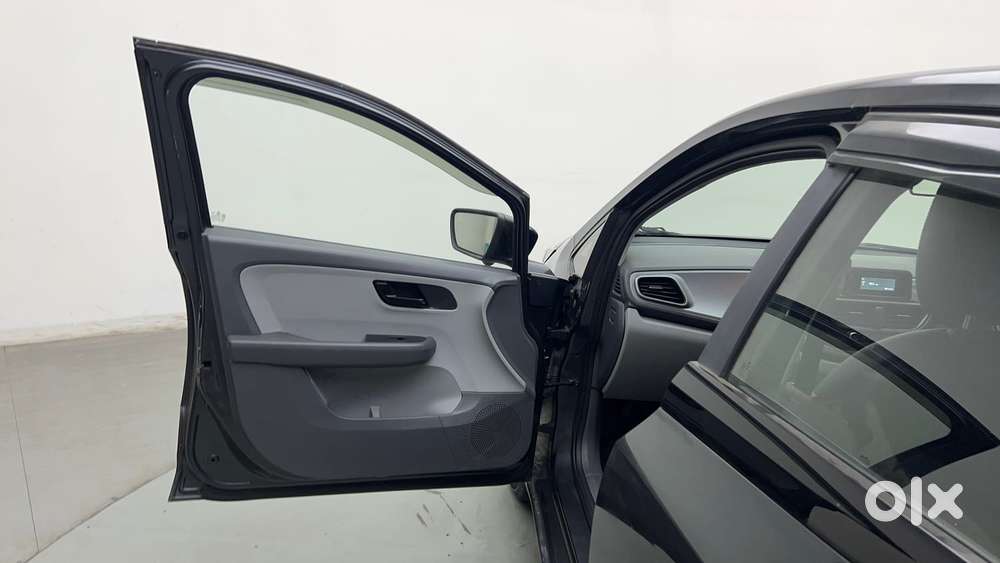 Tata Altroz 1.2 Xm, 2020, Petrol