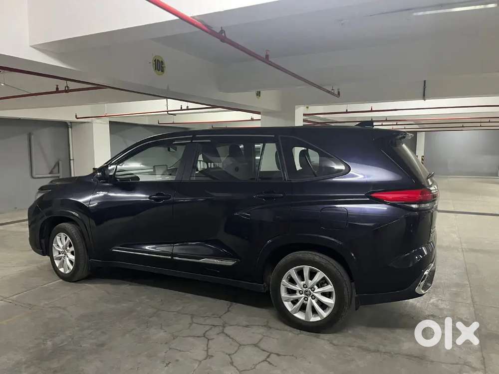 Toyota Innova Hycross 2024 Petrol 23000 Km Drivenb