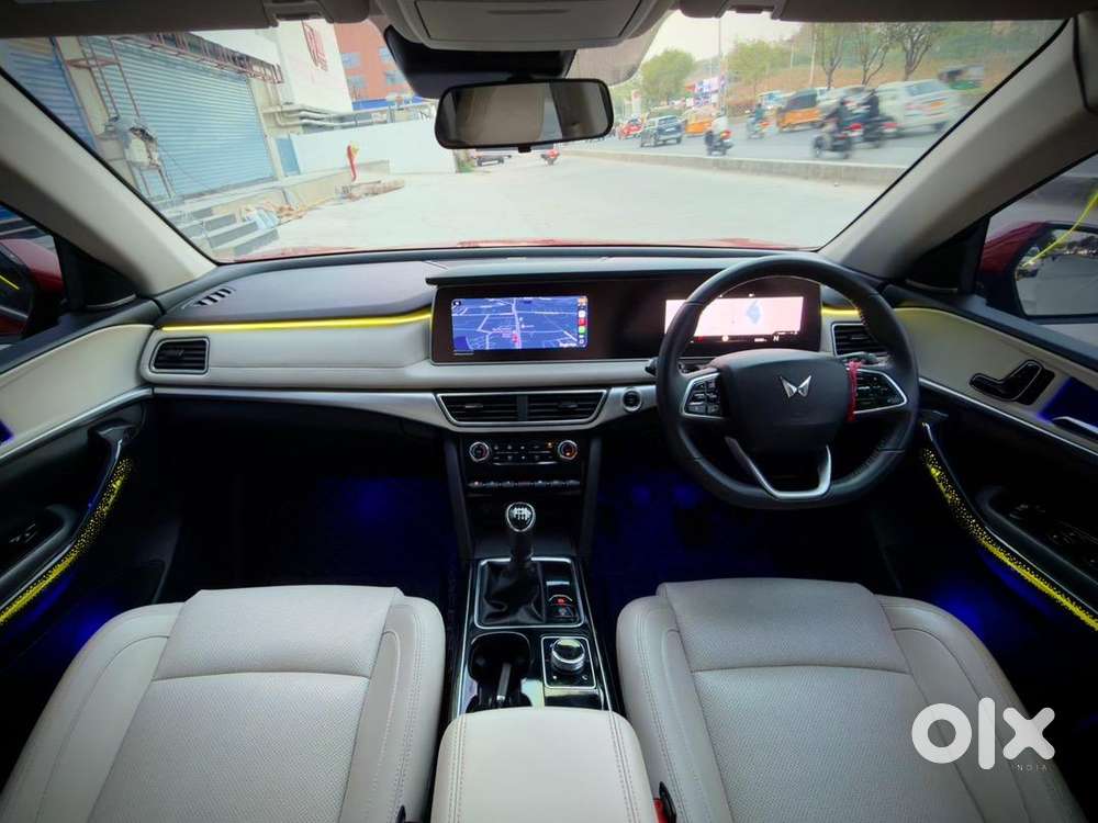 Mahindra Xuv700 2023 Diesel Well Maintained