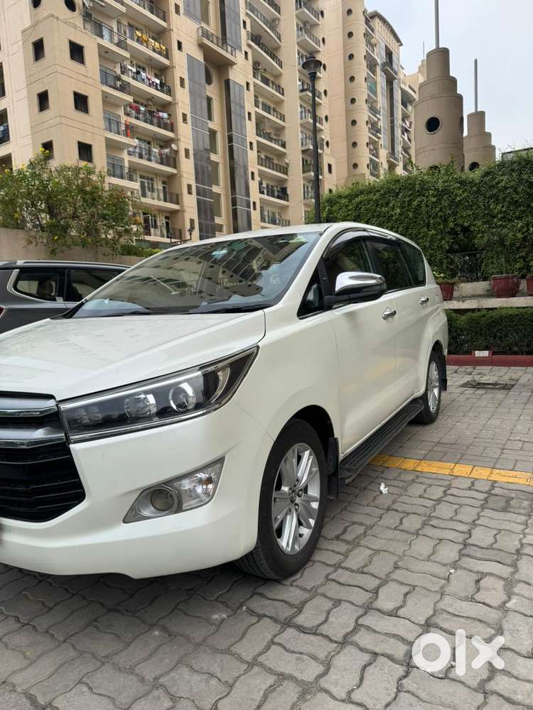 Toyota Innova Crysta 2.8z Automatic, 2018