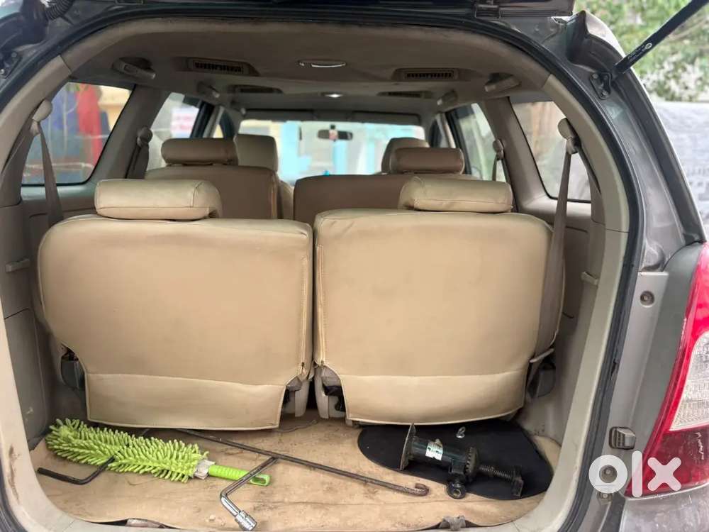 Toyota Innova 2012